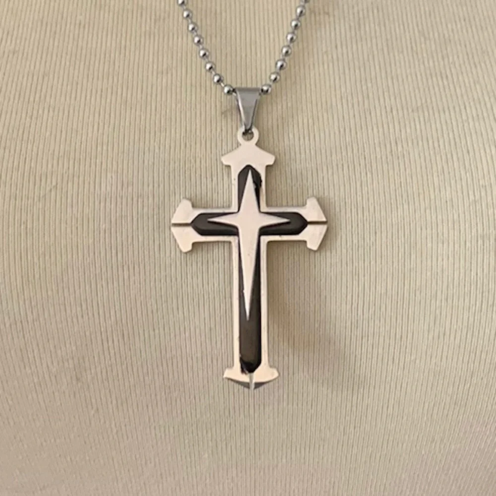 Cross chain/pendant